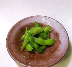 何にでも塩だれで味付き枝豆